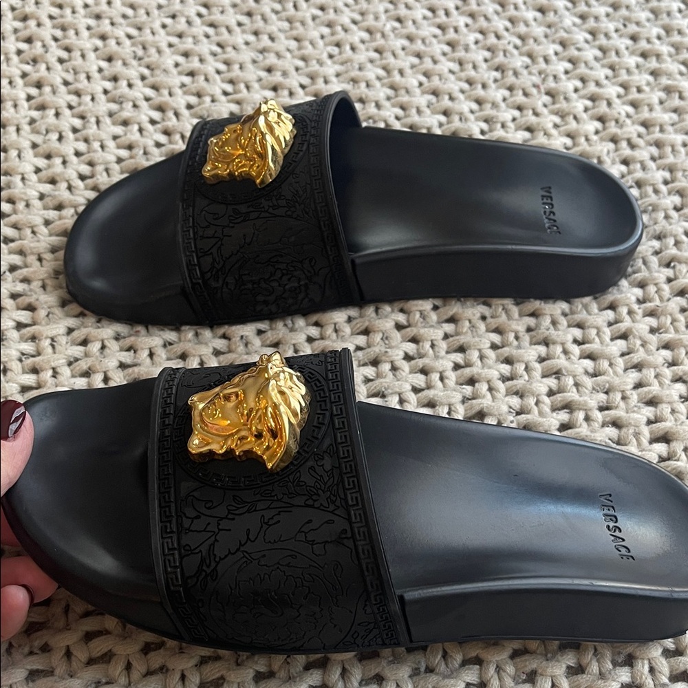 Versace Black Slides with Gold Medusa Emblem beautiful 38 - Picture 6 of 16